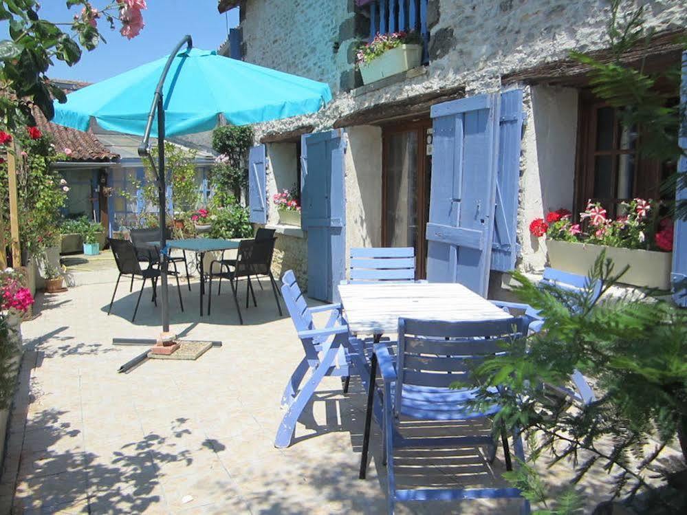 Chambres, Table D'Hotes Et Gites Les Mesanges Saint-Jean-de-Sauves Exterior foto